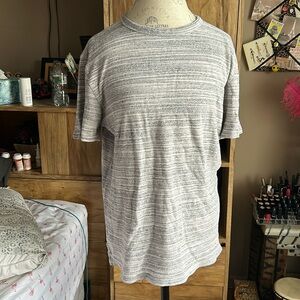 Gray & White Knit GAP T-shirt - Medium